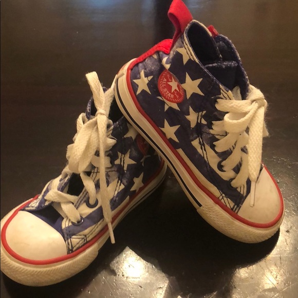 converse patriotic shoes